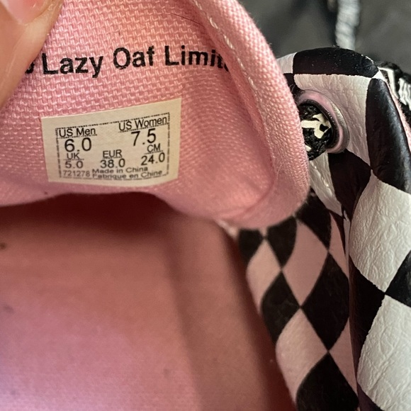 2018 Lazy Oaf x Vans pink I’m Sorry shoes size 7.5 - Picture 3 of 7